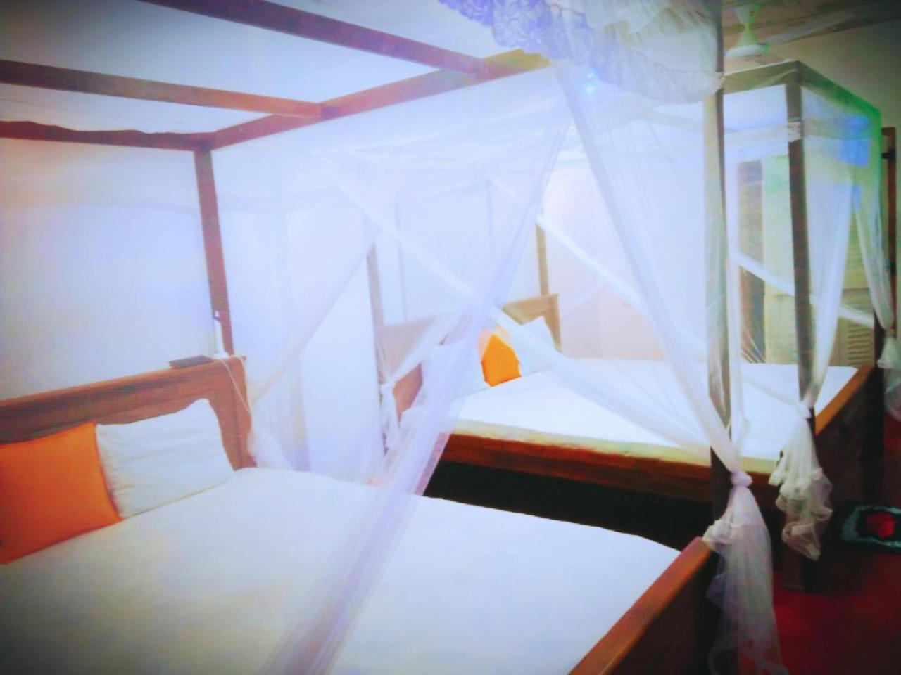 Tharurashmi Sea Pond Villa & Surf Hostel - Hiriketiya Dikwella Sur Exterior foto