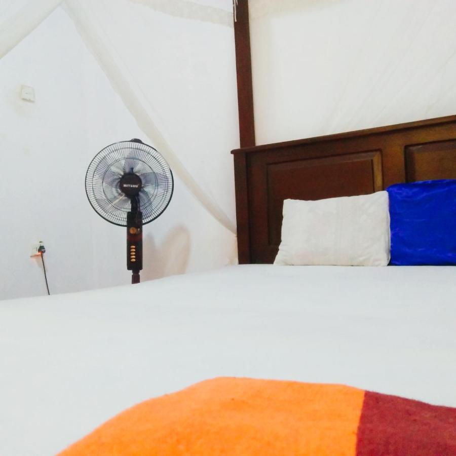 Tharurashmi Sea Pond Villa & Surf Hostel - Hiriketiya Dikwella Sur Exterior foto